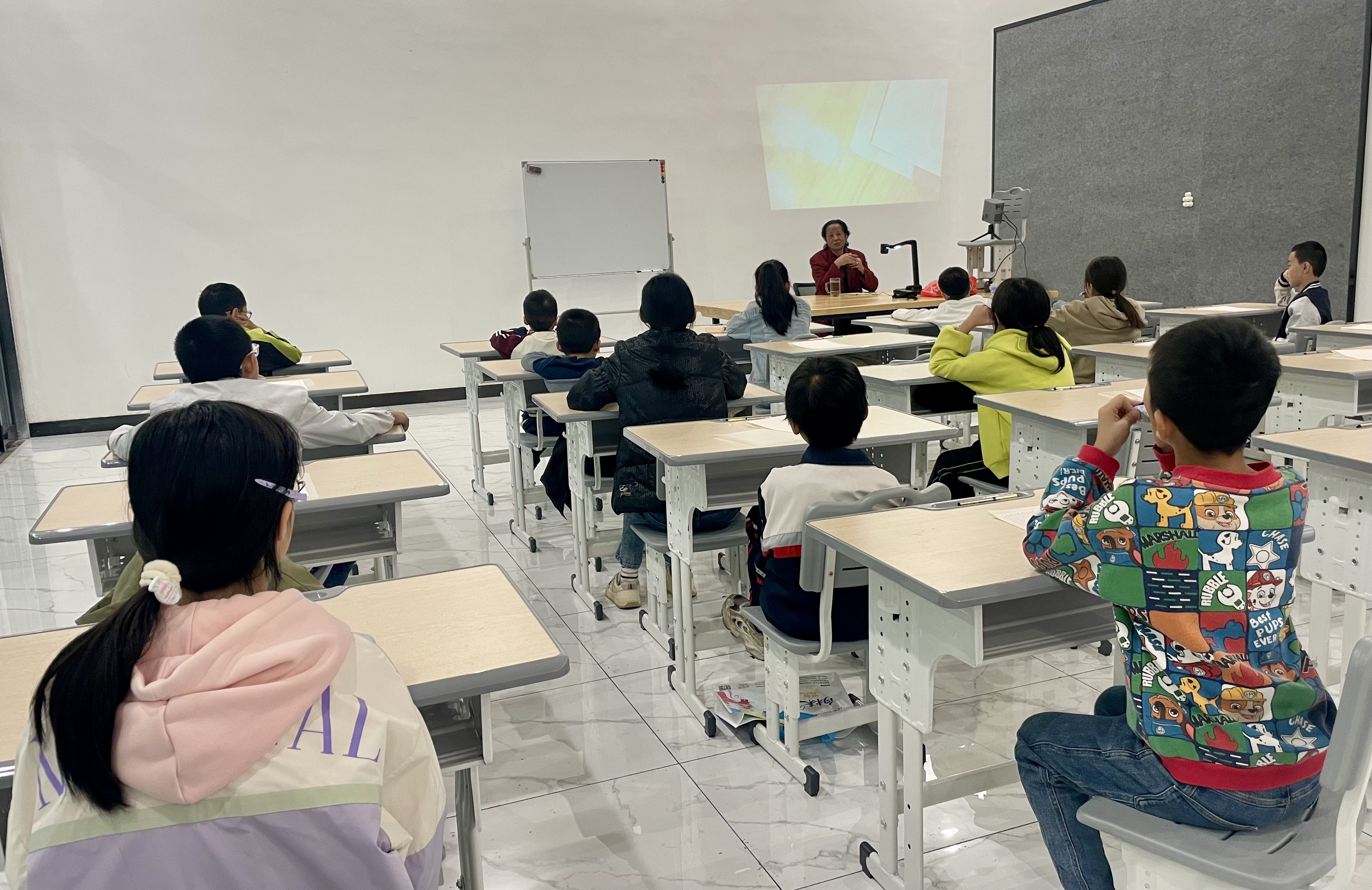 公教活动现场 | 肖建平：小笔尖，大世界——硬笔书法课堂